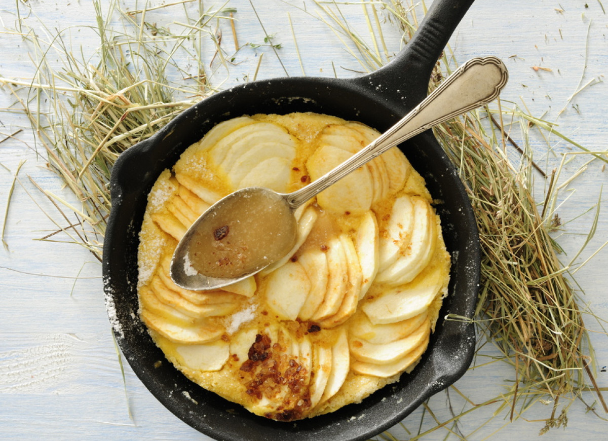 Szybki placek jabłkowy z patelni