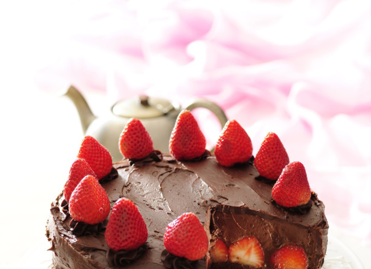 Tort ganache z musem truskawkowo-czekoladowym