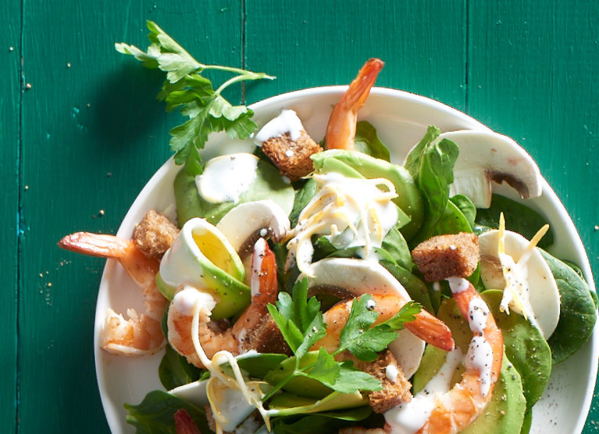 Szpinak z krewetkami i pieczarkami