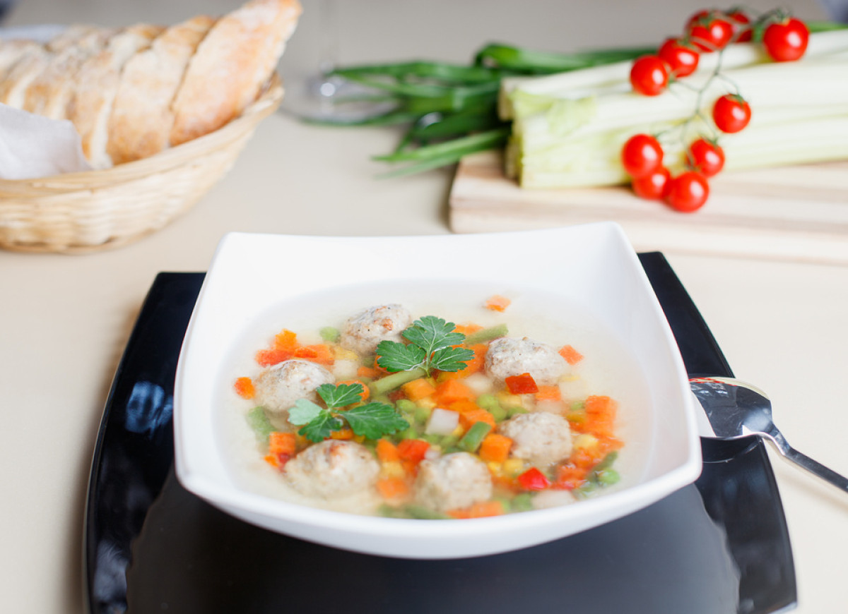 Ciorba de perisoare – zupa z klopsikami