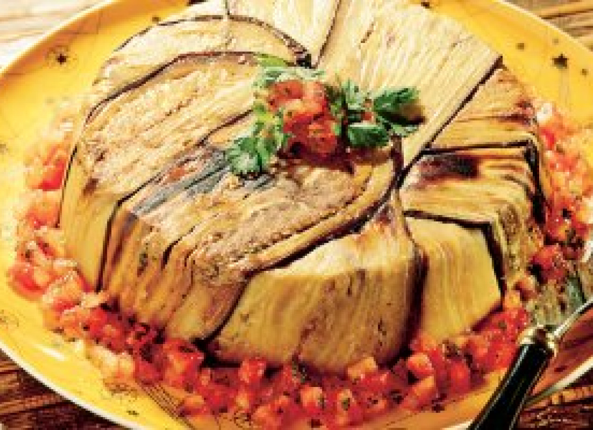 Tort bakłażanowy z pomidorami