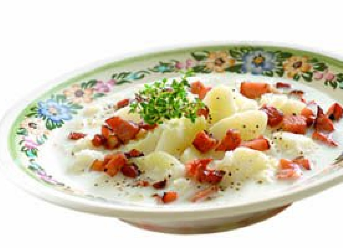 Zupa maślankowa z boczkiem