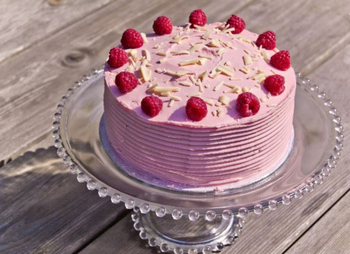 Różowy poemat - tort