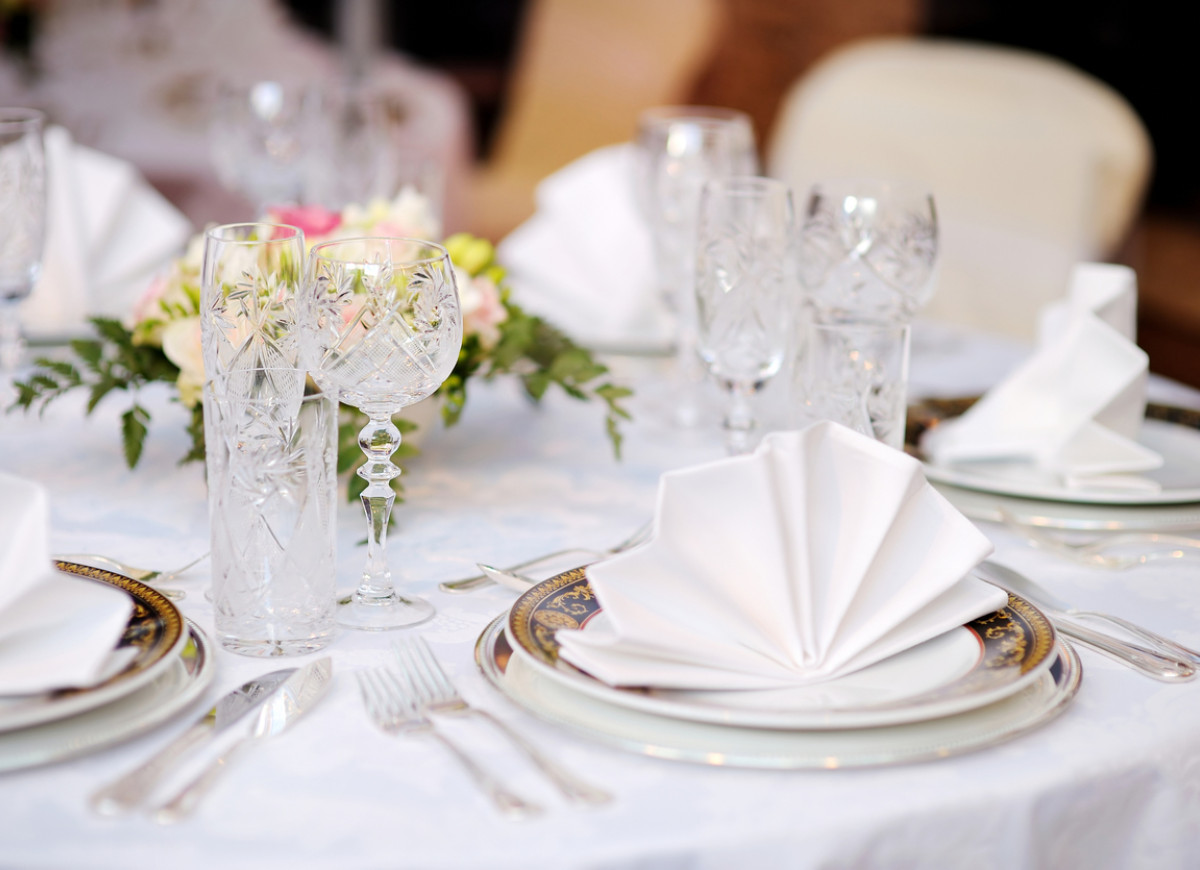 Przyjęcie komunijne - kolejność podawania potraw