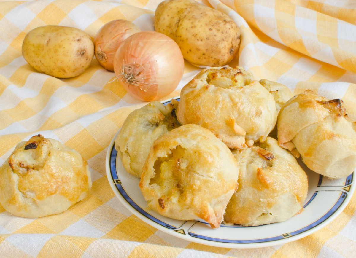 Knysze z ciasta drożdżowego