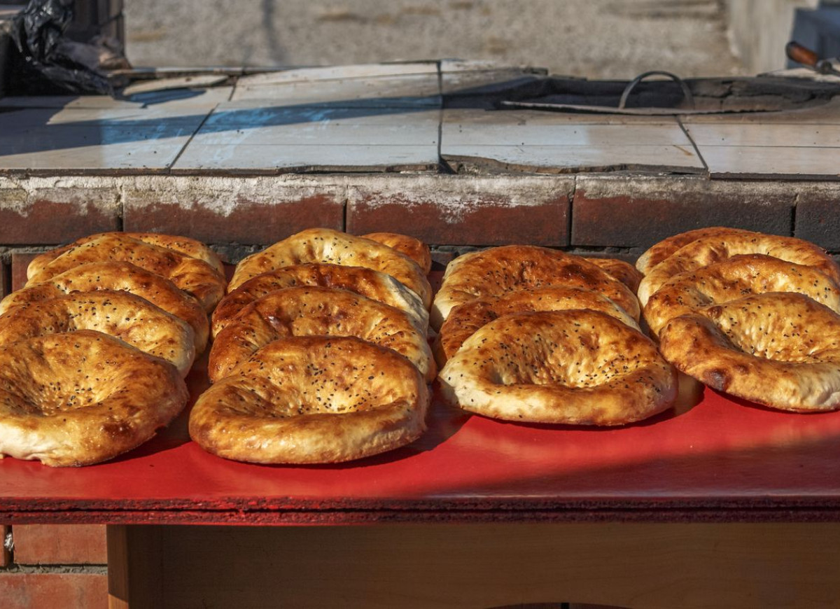 Gruzińskie chaczapuri i ormiańskie pieczywo