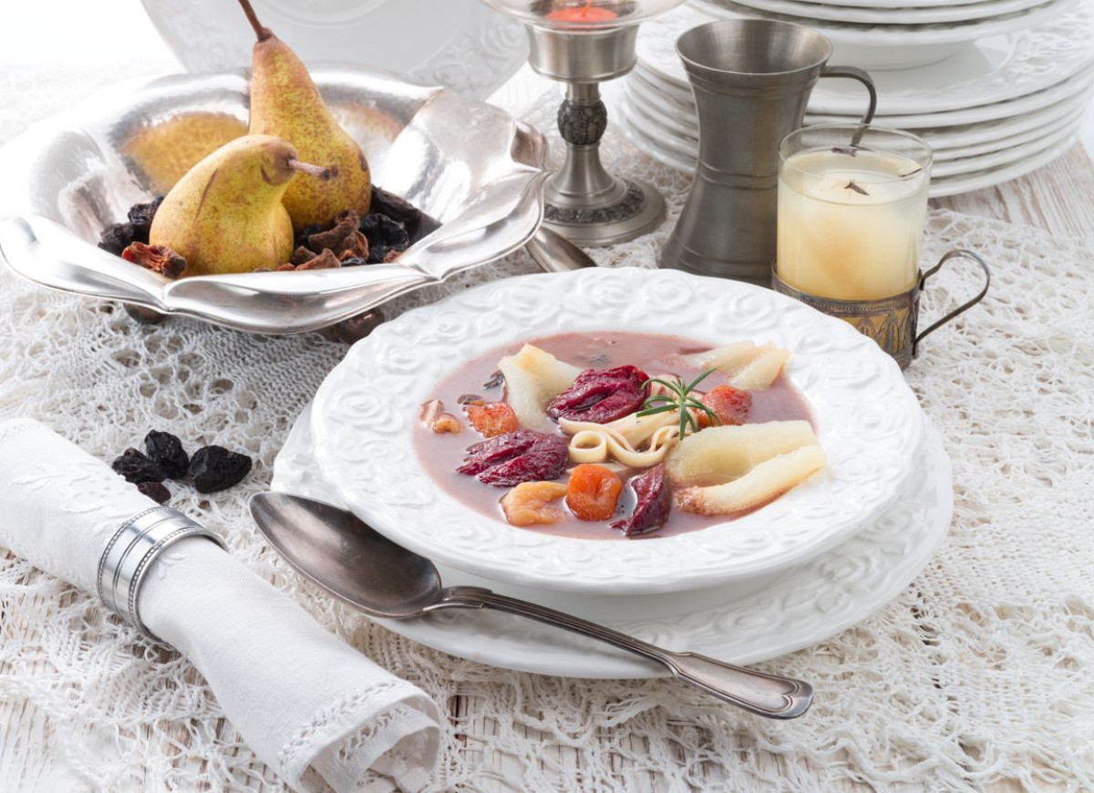 Czarna polewka, czyli czernina i jej rola w polskiej kuchni