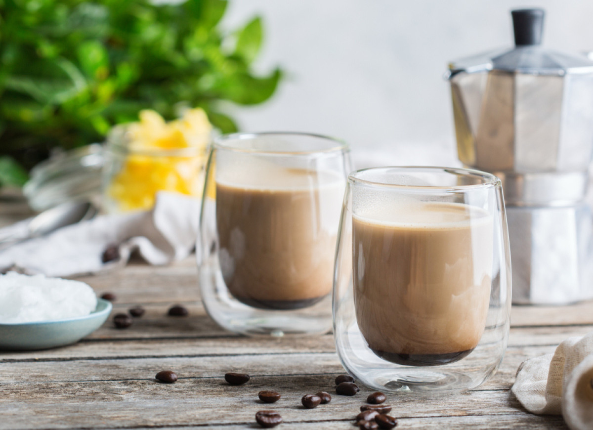 Kawa z olejem kokosowym