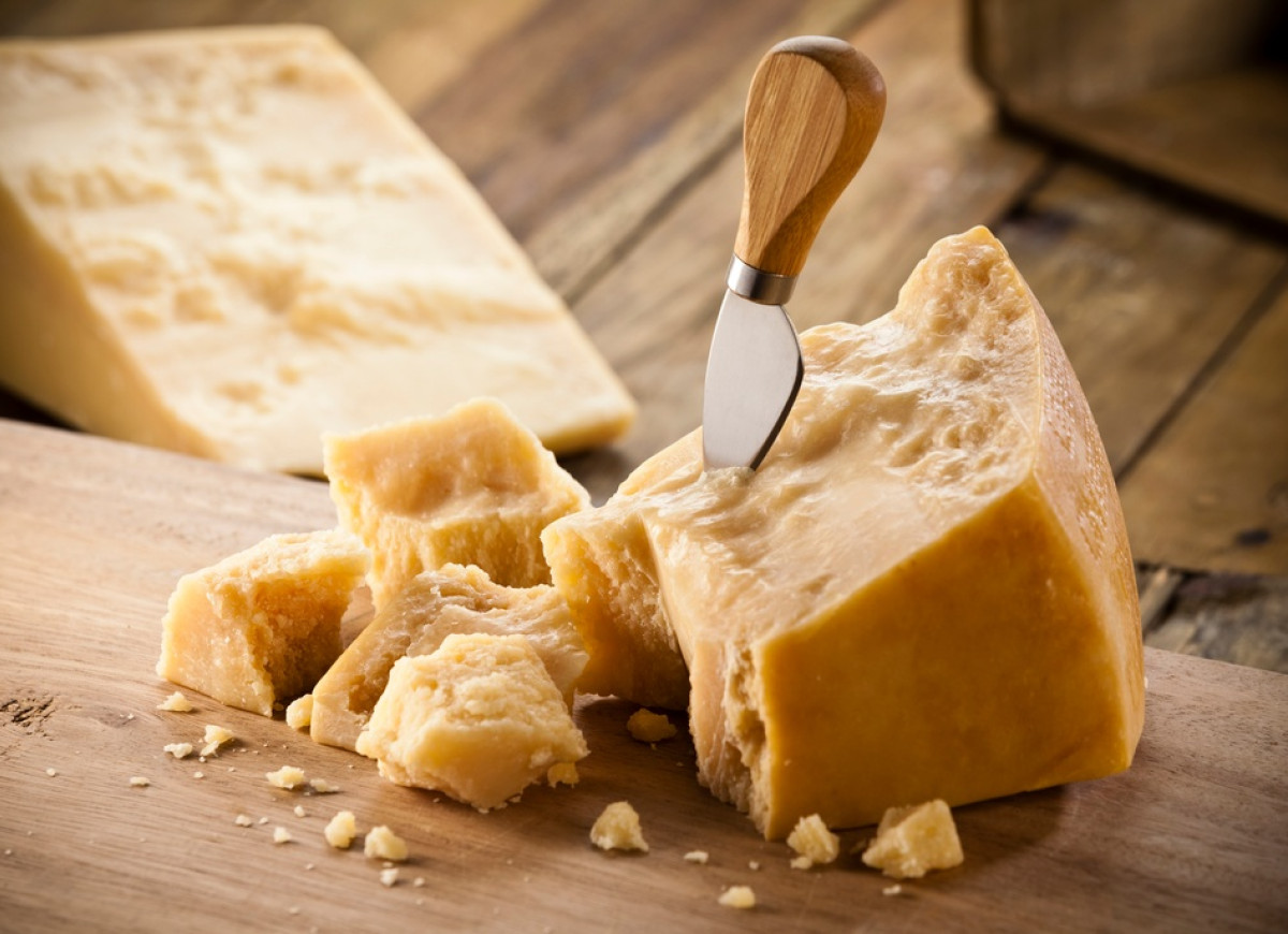 Parmigiano reggiano, Grana padano, Pecorino Romano - czym się różnią i co wiemy o tych serach?