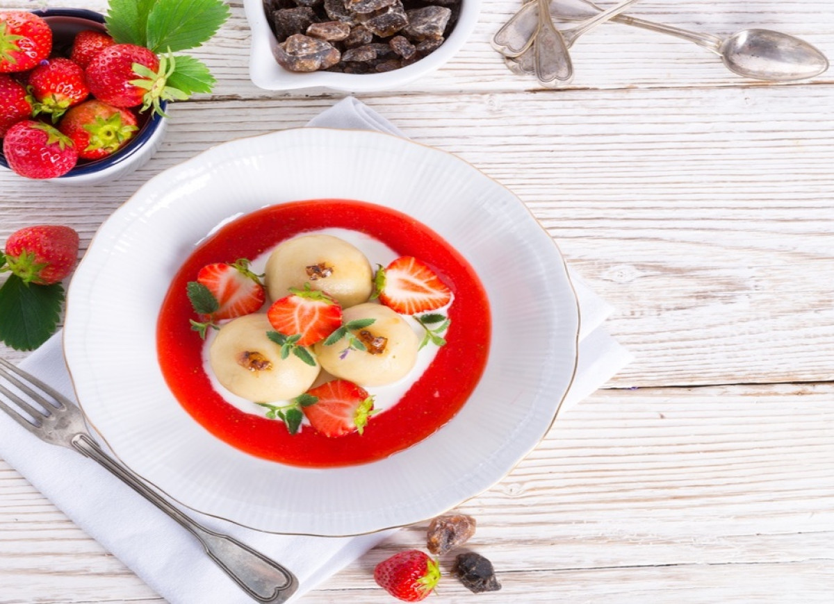 Pyzy na słodko - 3 pyszne przepisy na kluski na parze