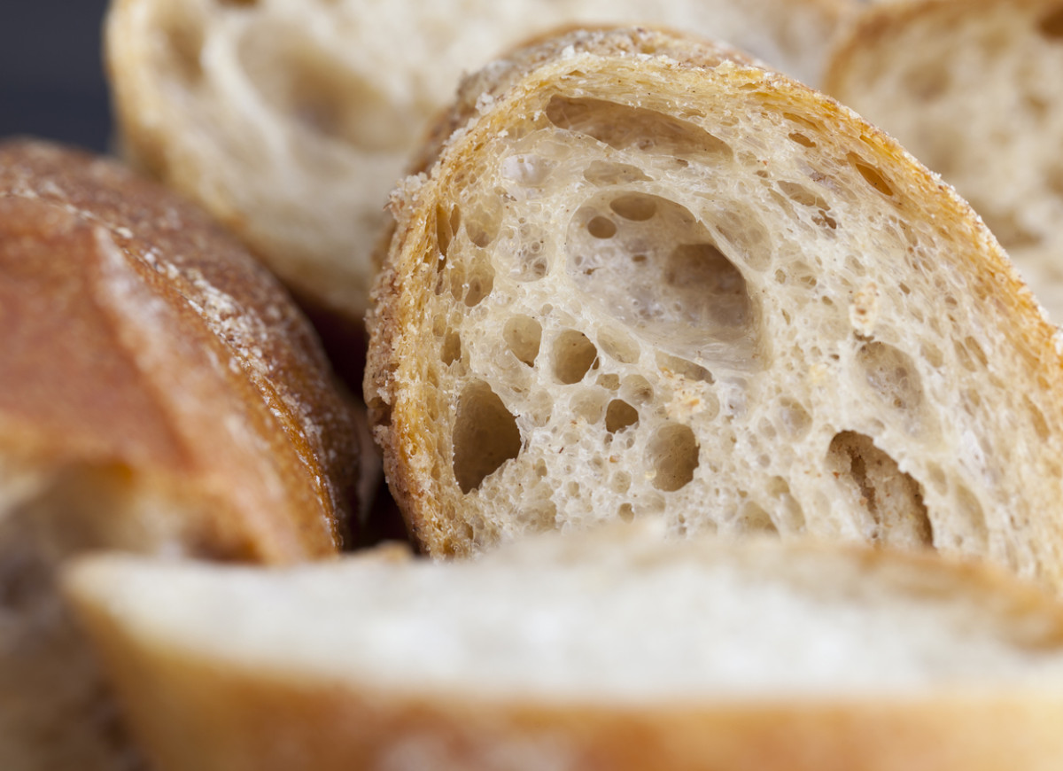 dziury w chlebie