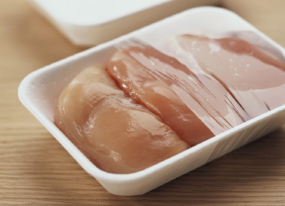 świeża pierś z kurczaka