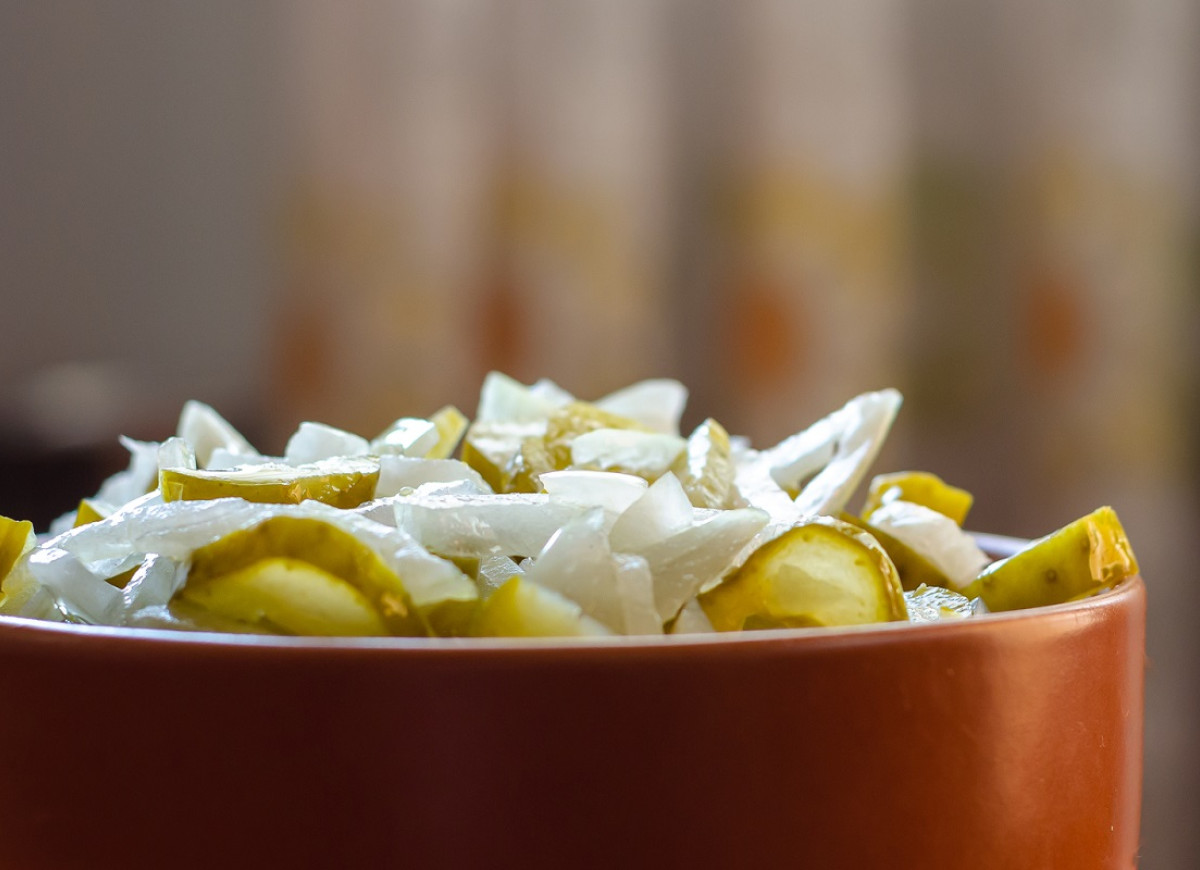 surówka z ogórków kiszonych