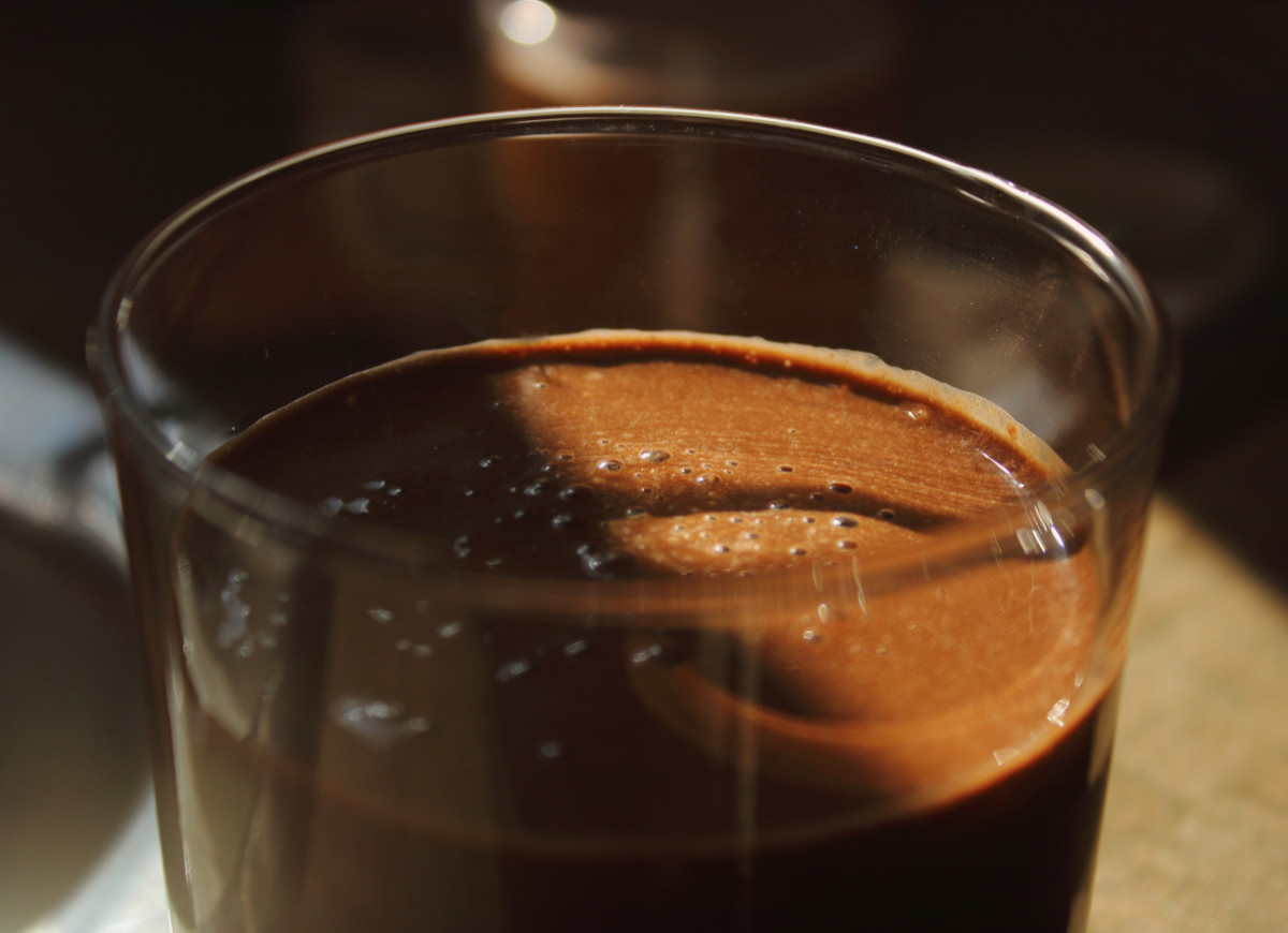 kawa z masłem orzechowym