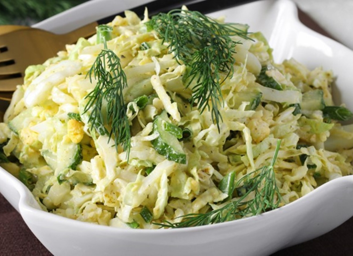 wiosenna surówka z kapusty