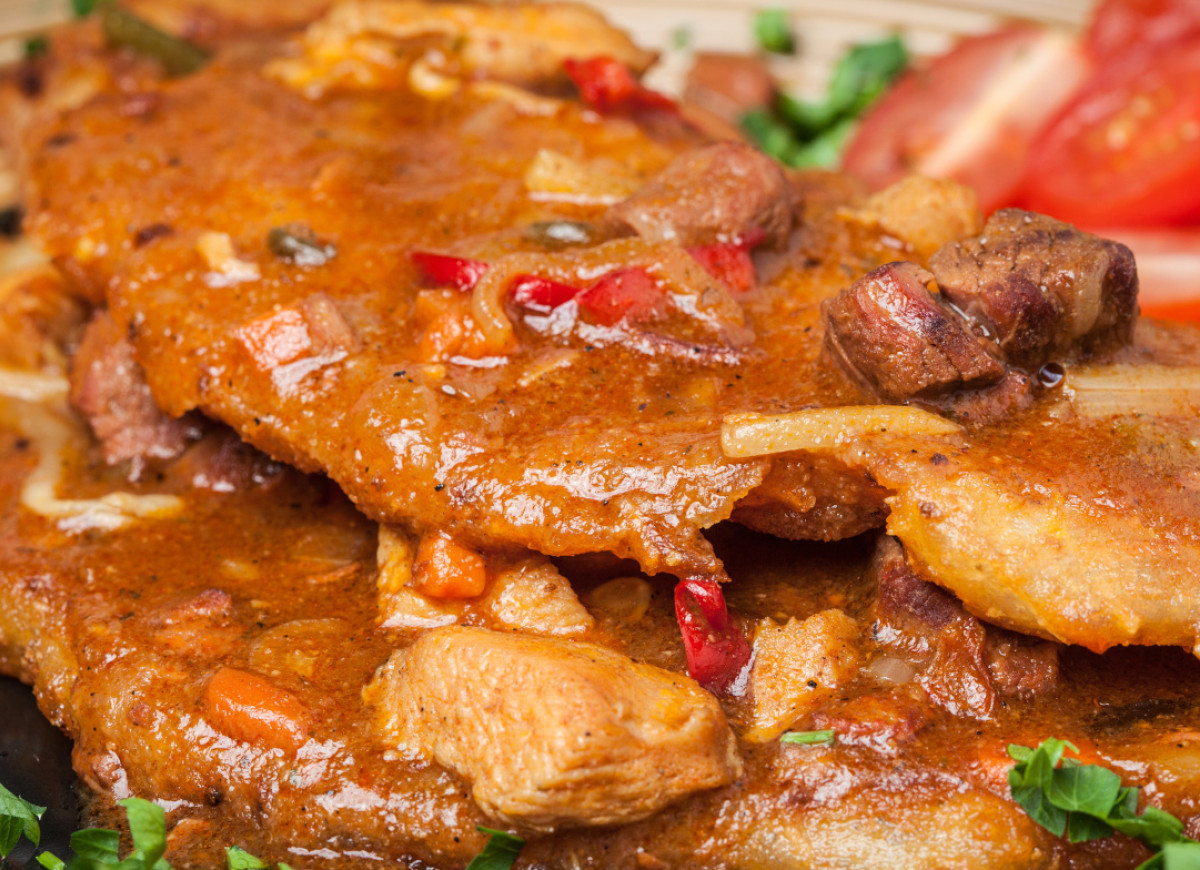 placki ziemniaczane z gulaszem