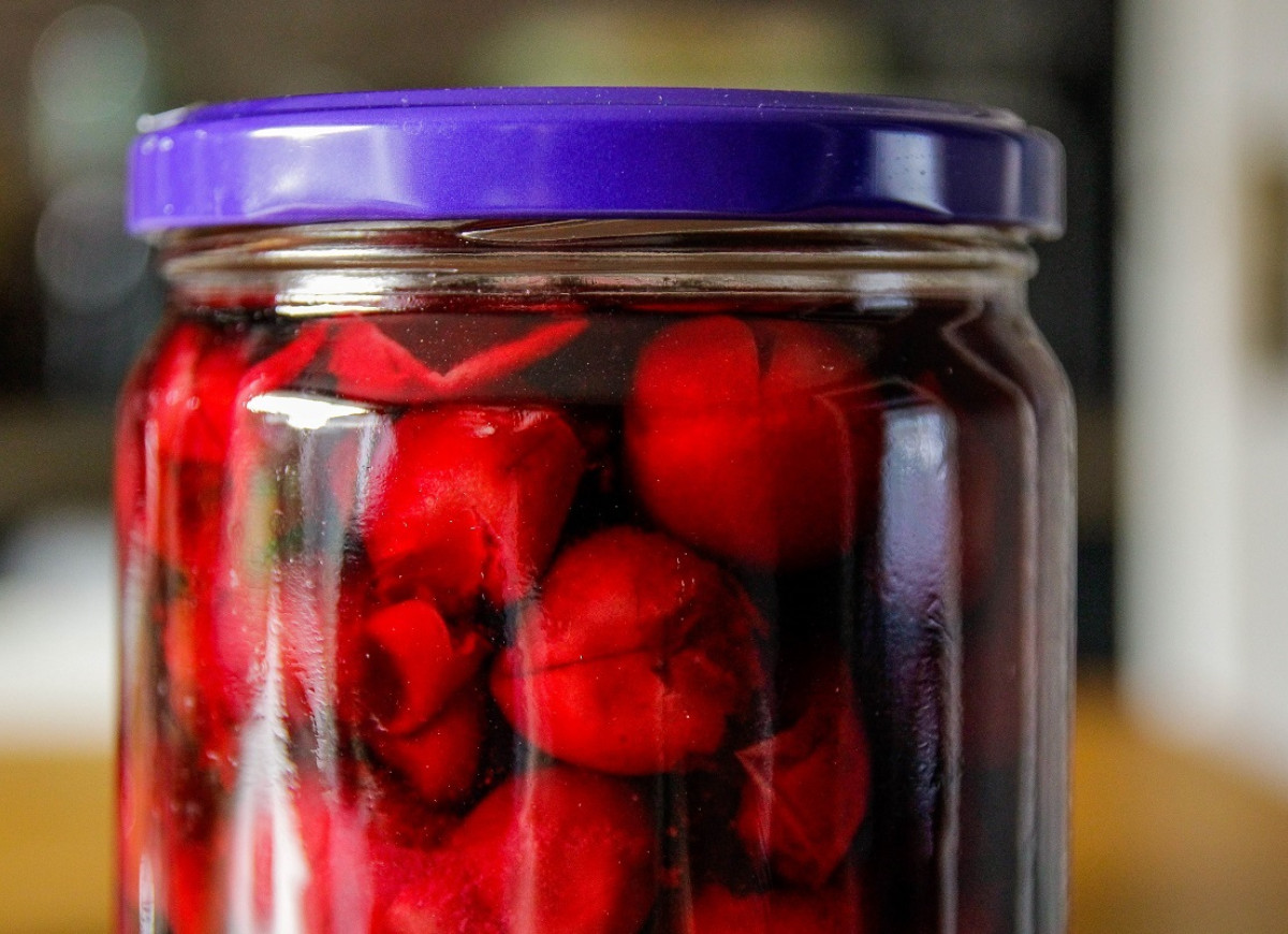 czereśnie w słoiku