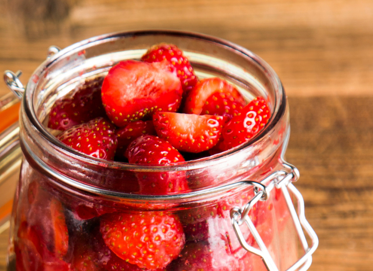 truskawki w słoiku