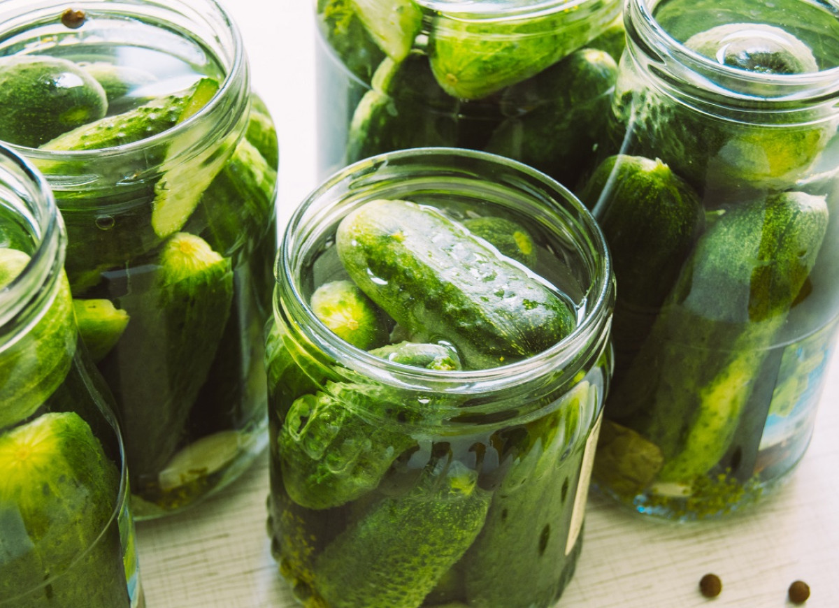 ogórki w słoikach