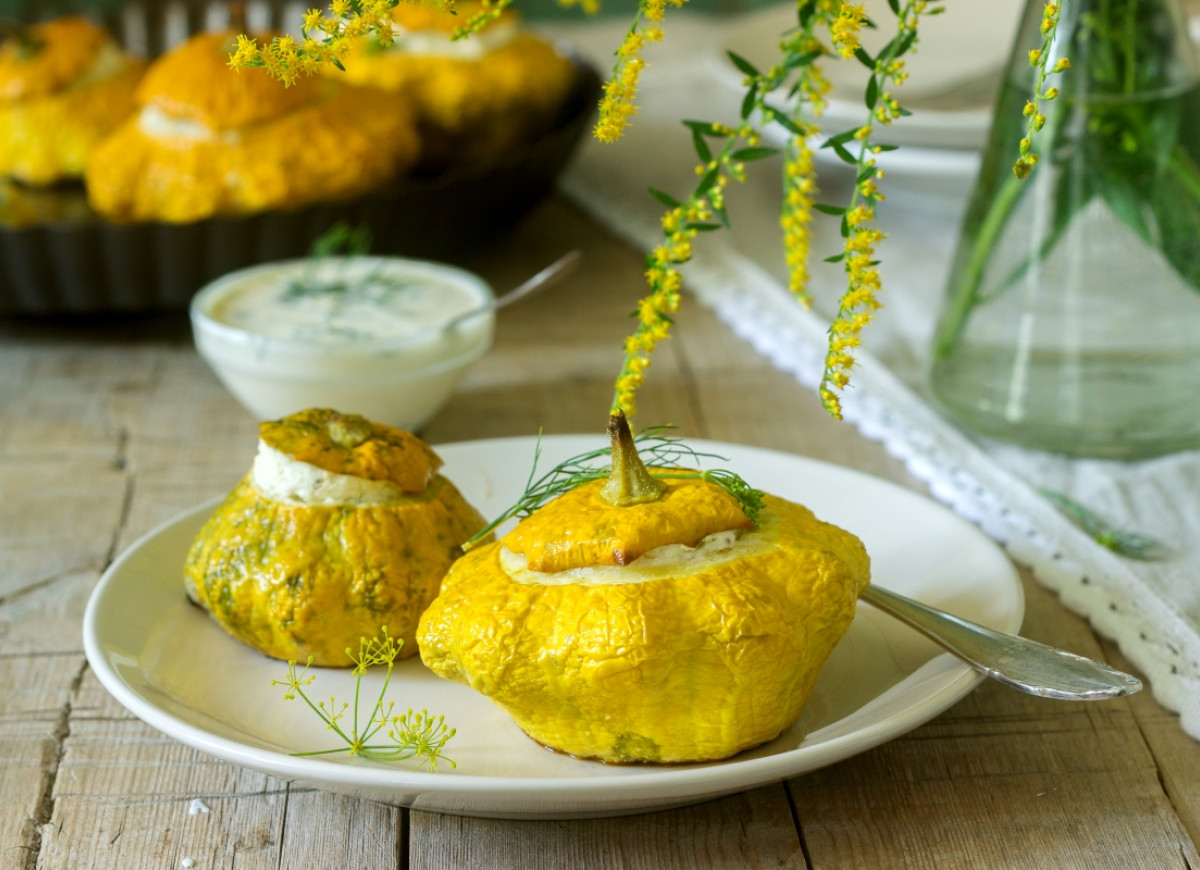 Patisony na ciepło z farszem w środku