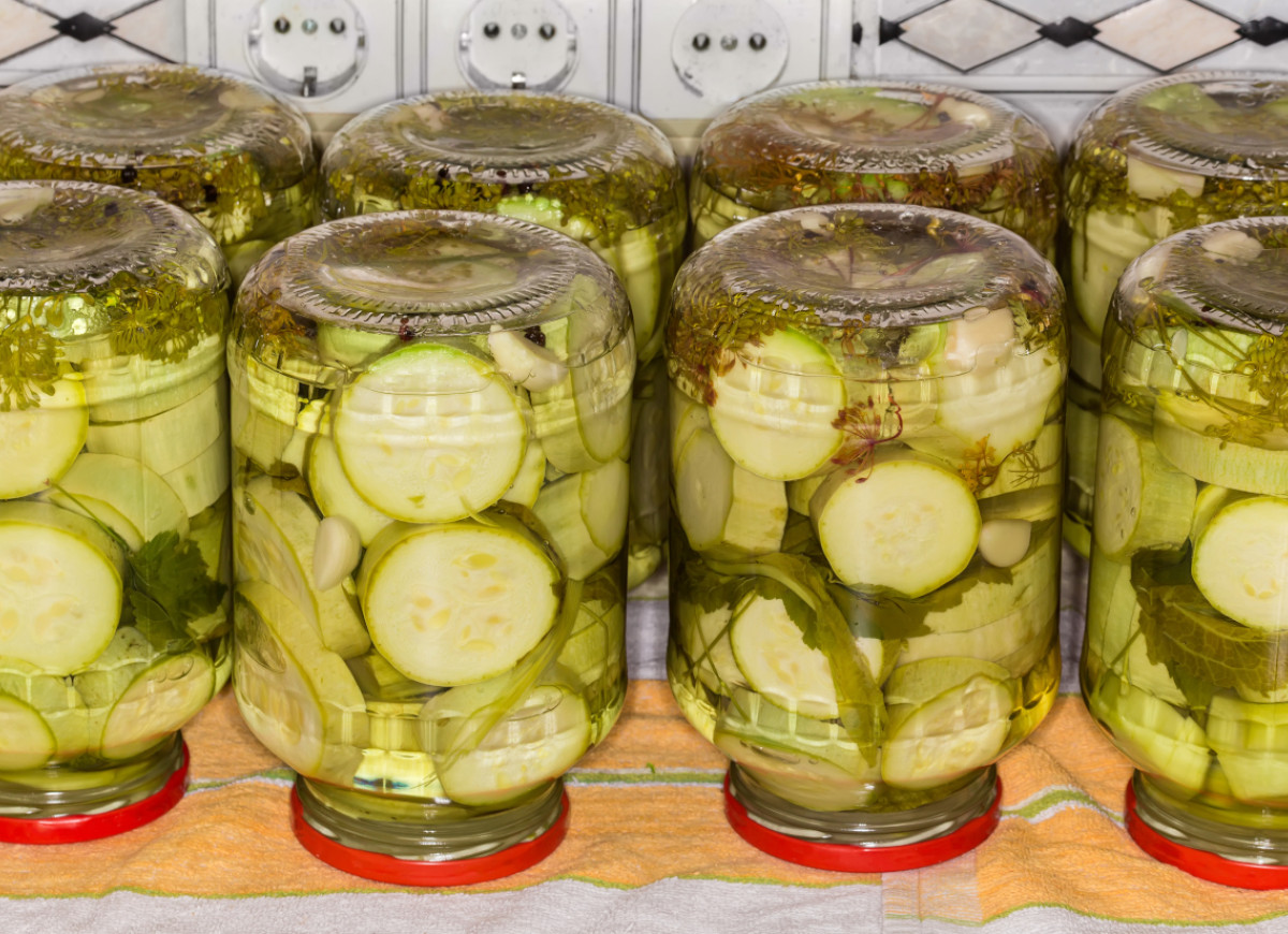 słoiki do góry dnem