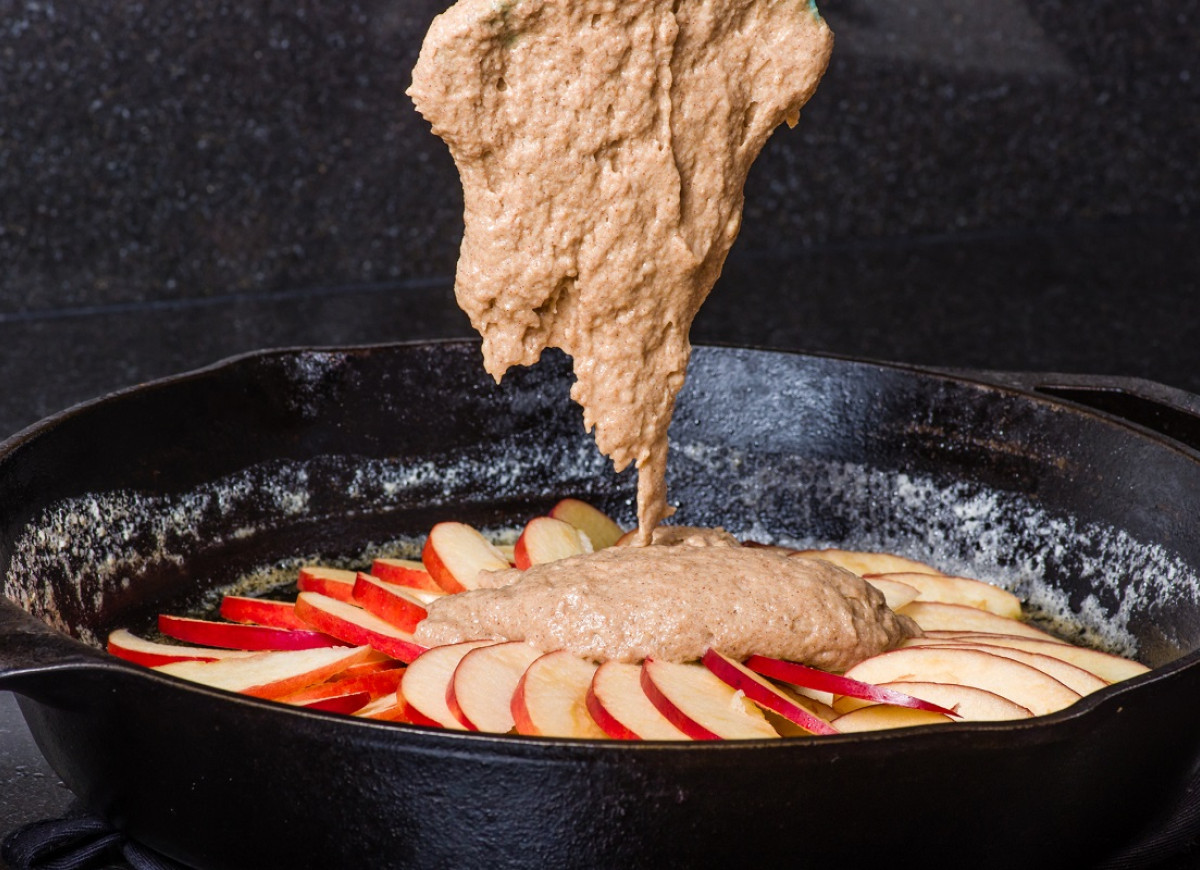 deser jabłkowy z patelni