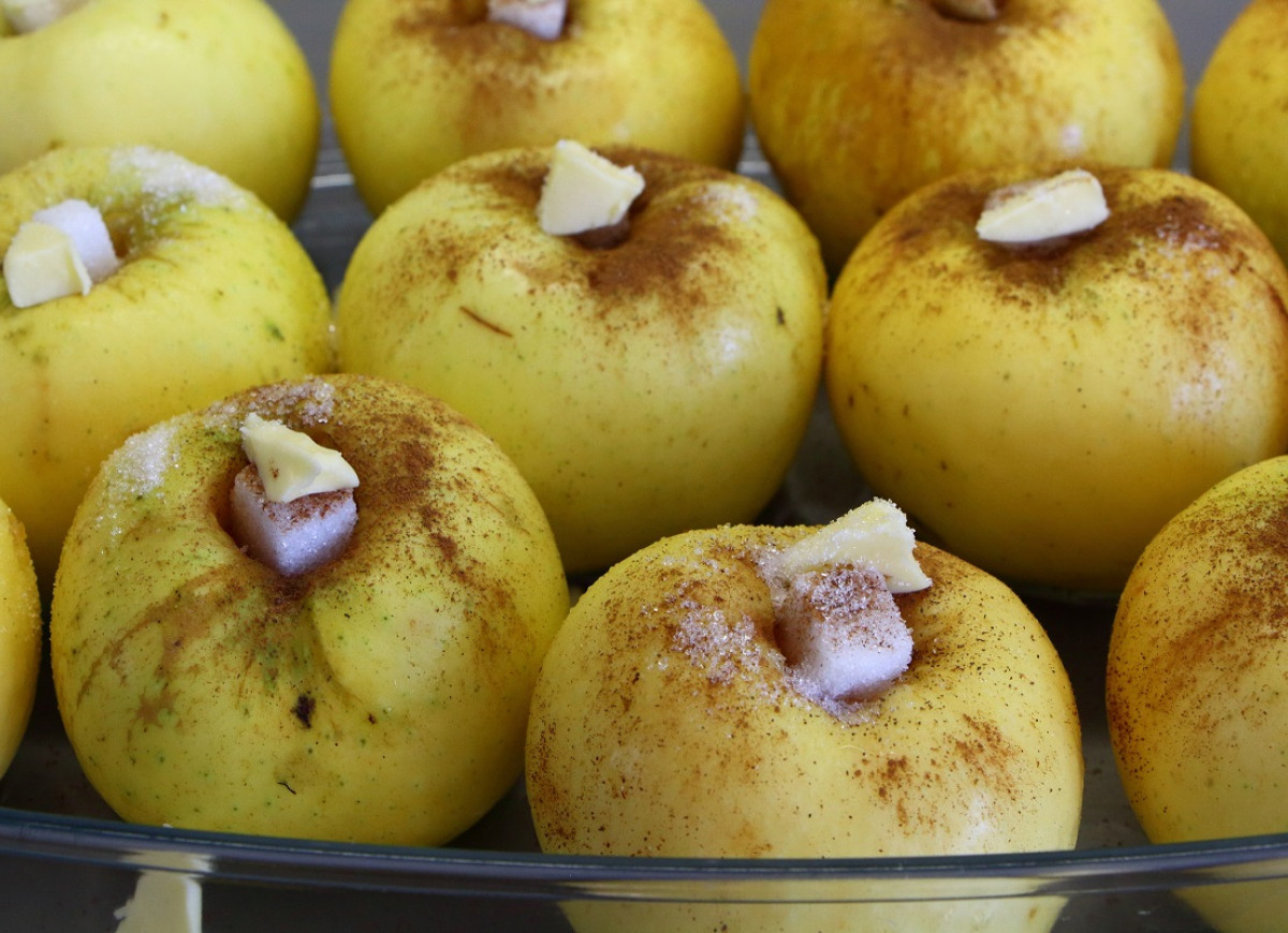 jabłka na szarlotkę