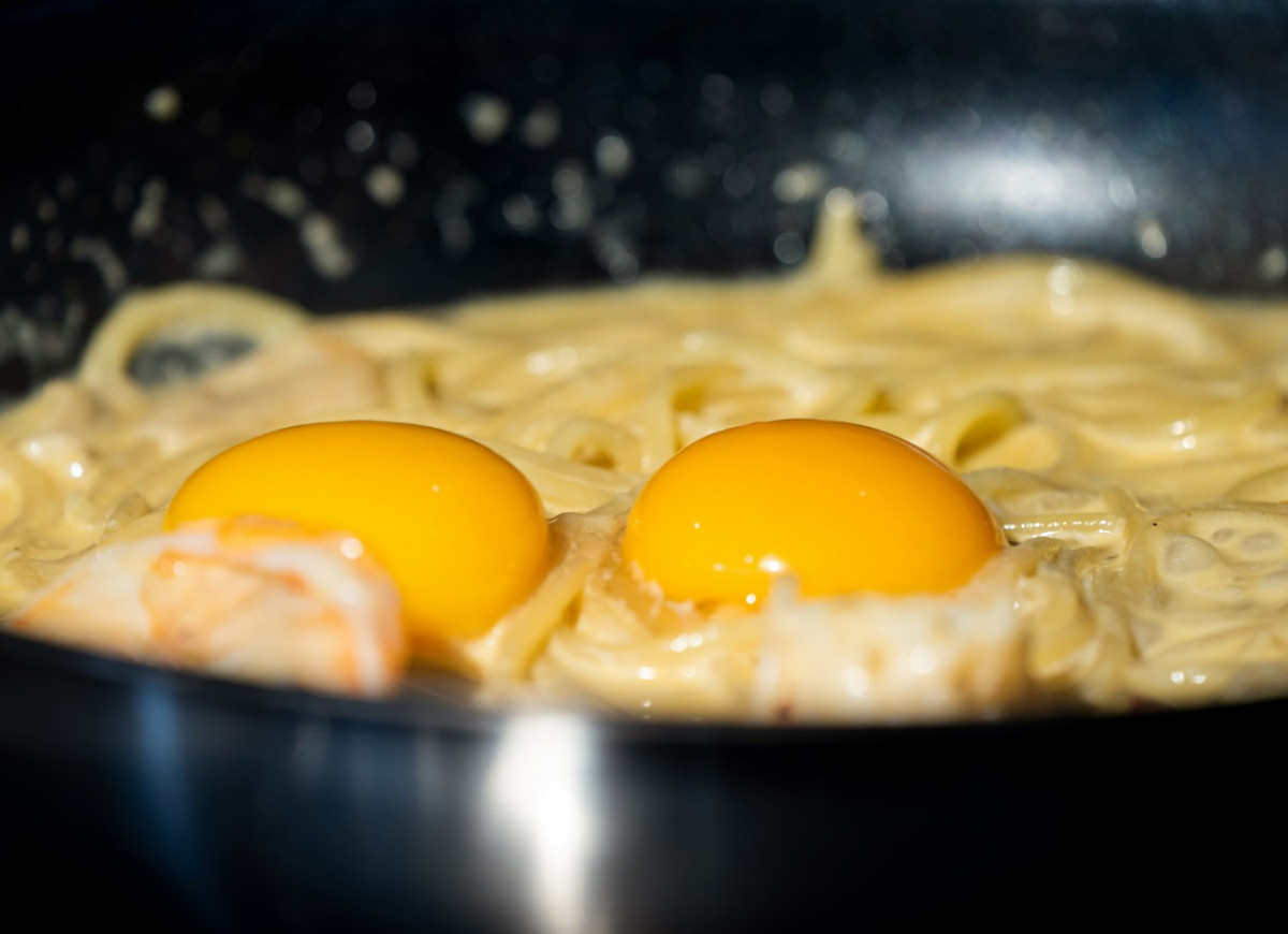 makaron z jajkiem