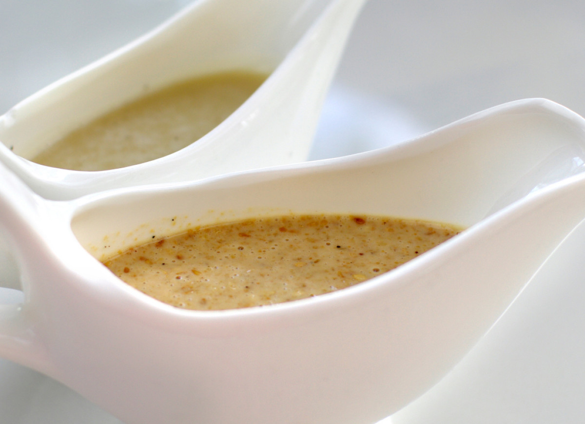 sos z orzechów włoskich