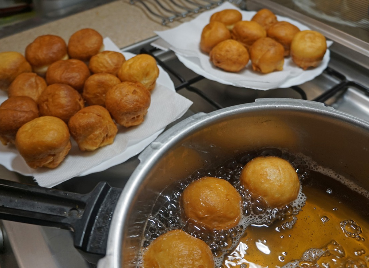 pączki z mlekiem skondensowanym