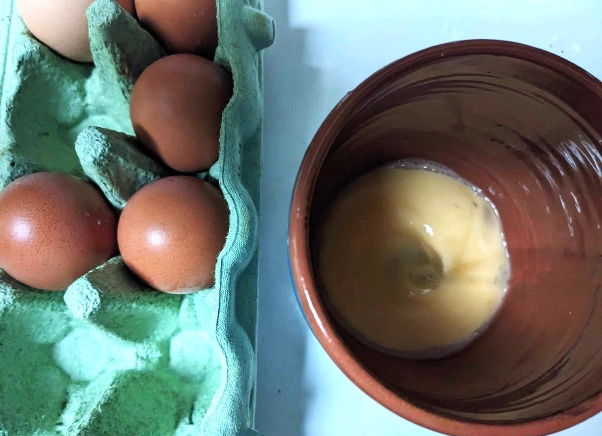 nietypowa jajecznica z kubka