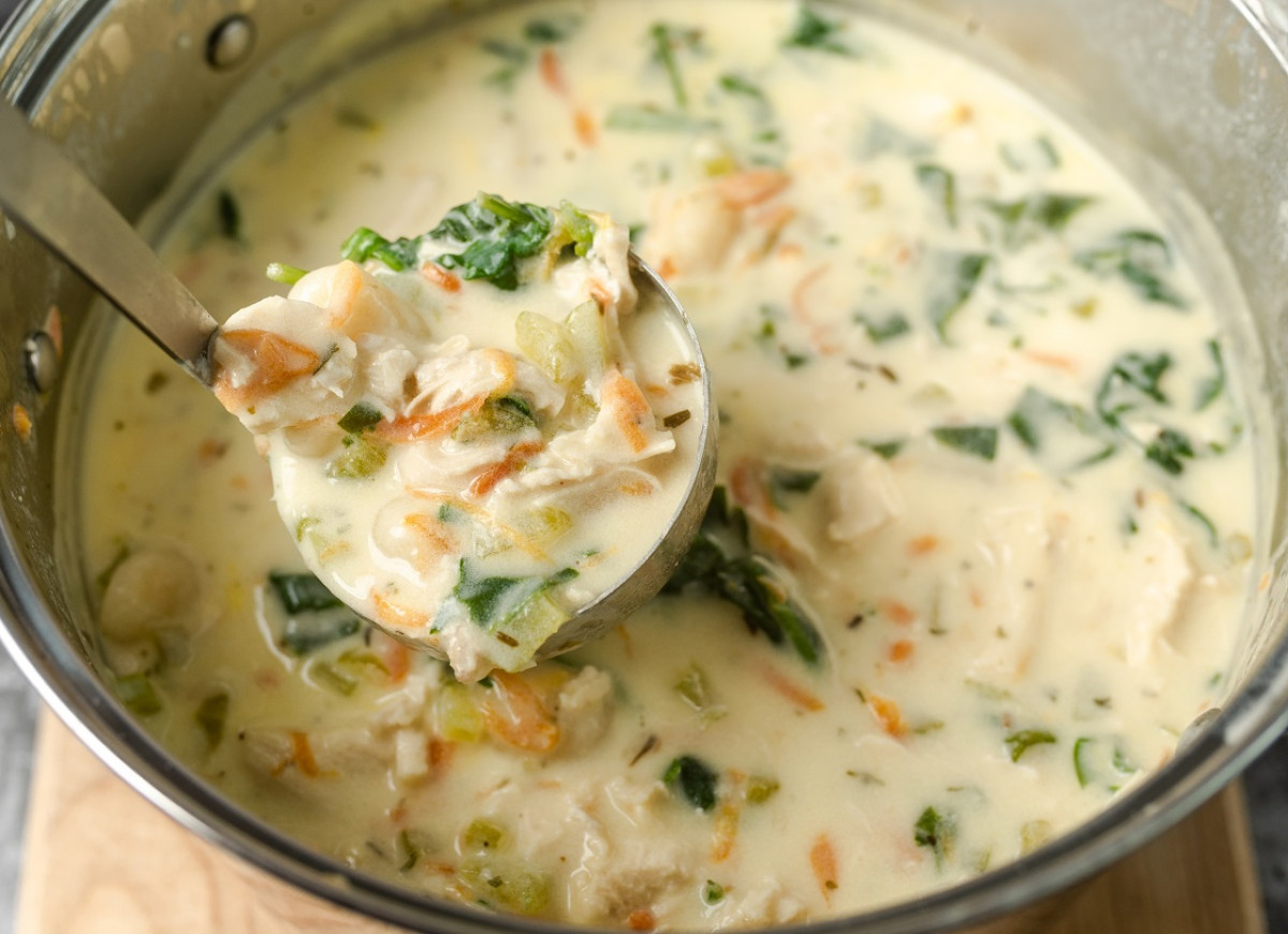 zupa z kurczakiem i kluskami