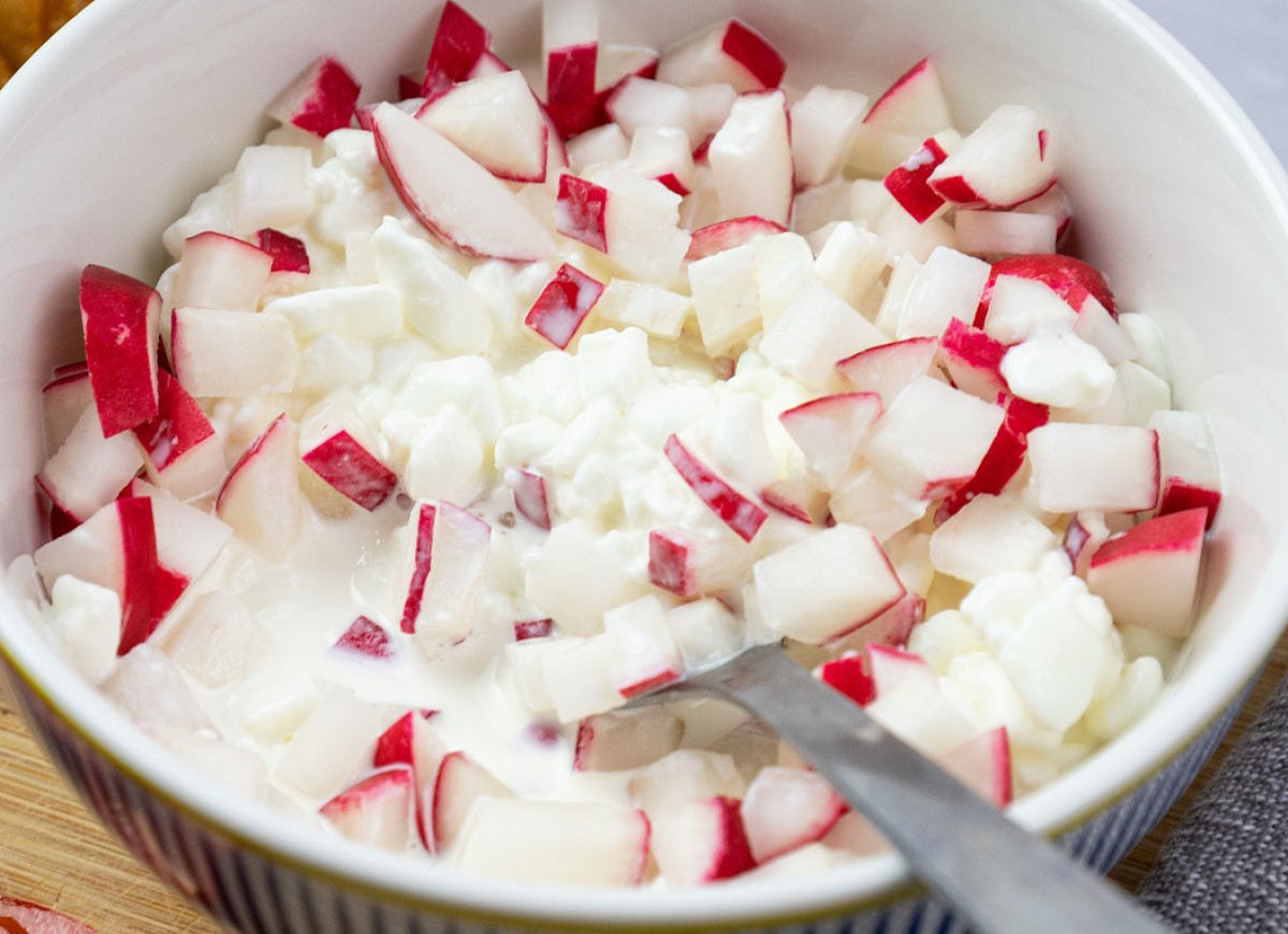 sałatka z serkiem wiejskim