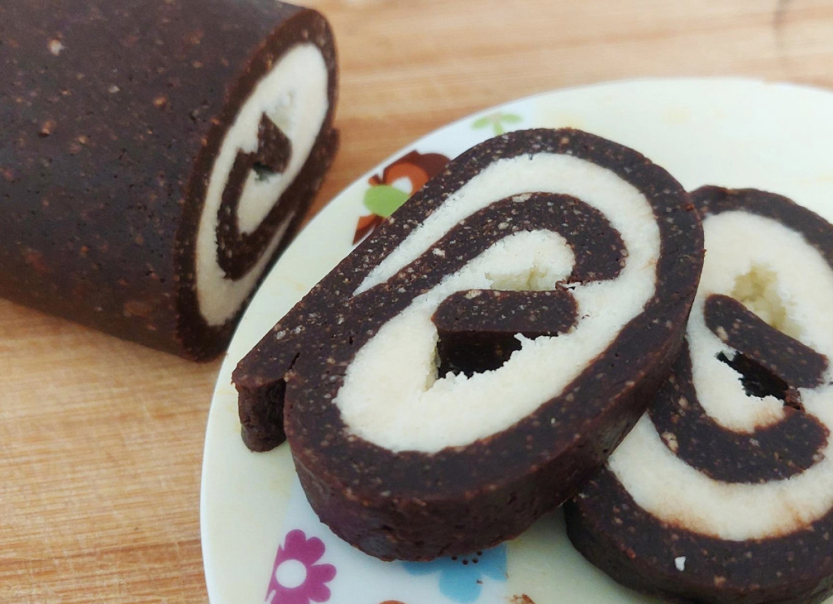 Czarno-biała rolada bez pieczenia