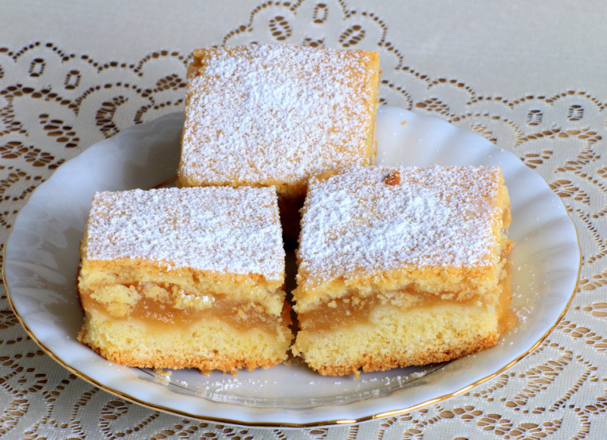 puszyste ciasto z jabłkami