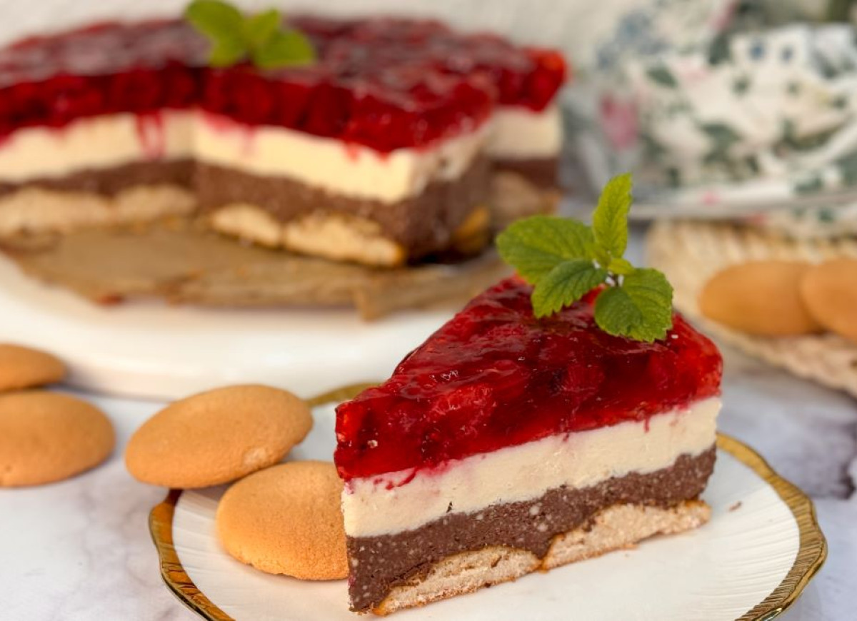 ciasto melba z galaretką malinową