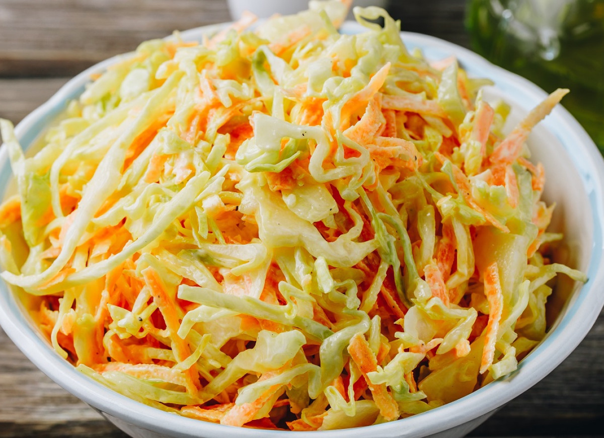 surówka z młodej kapusty