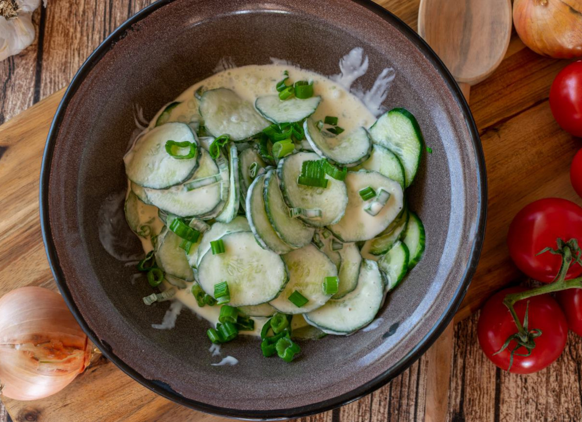 mizeria z ogórków małosolnych