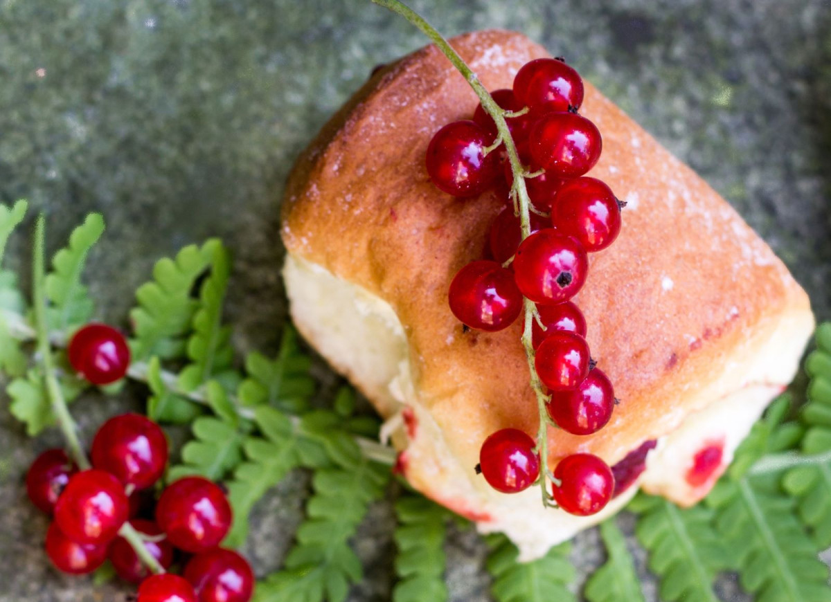 drożdżówki z porzeczkami