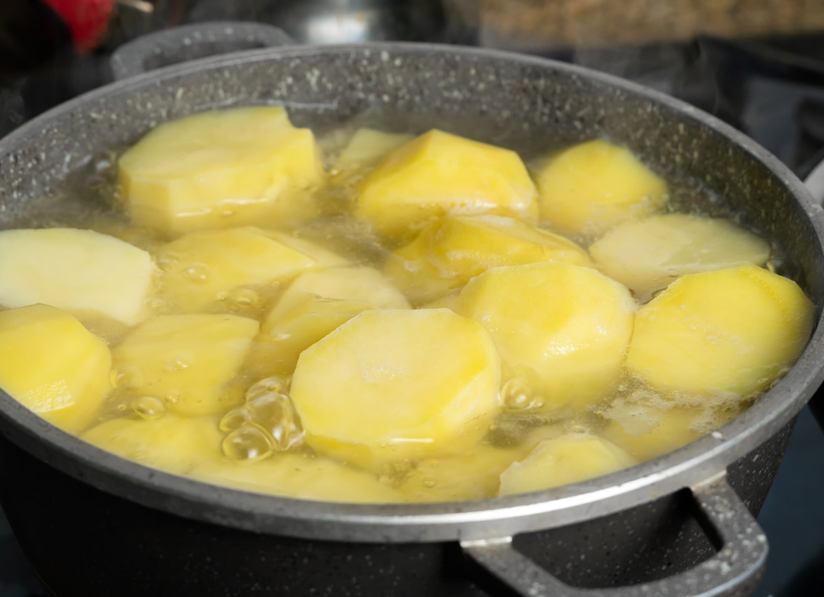 jak szybko ugotować ziemniaki