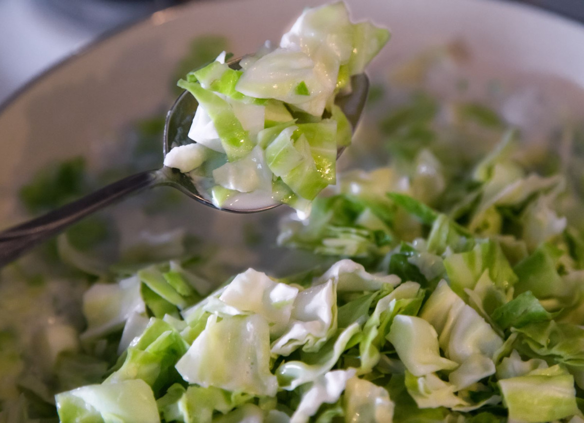 młoda kapusta ze śmietaną