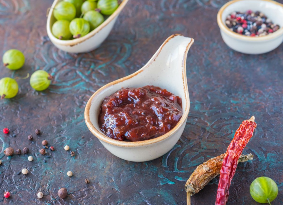 pikantno-słodki sos z agrestu