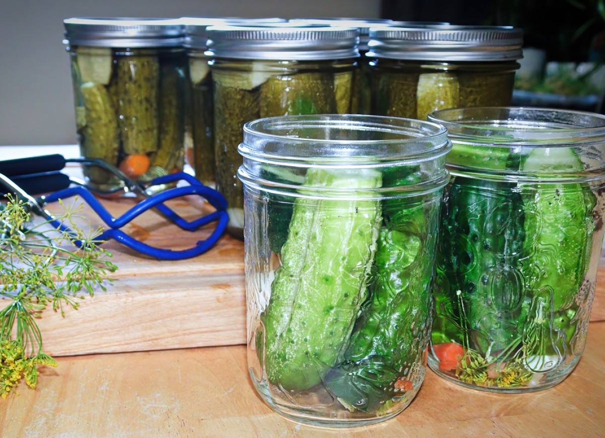 ogórki w słoikach