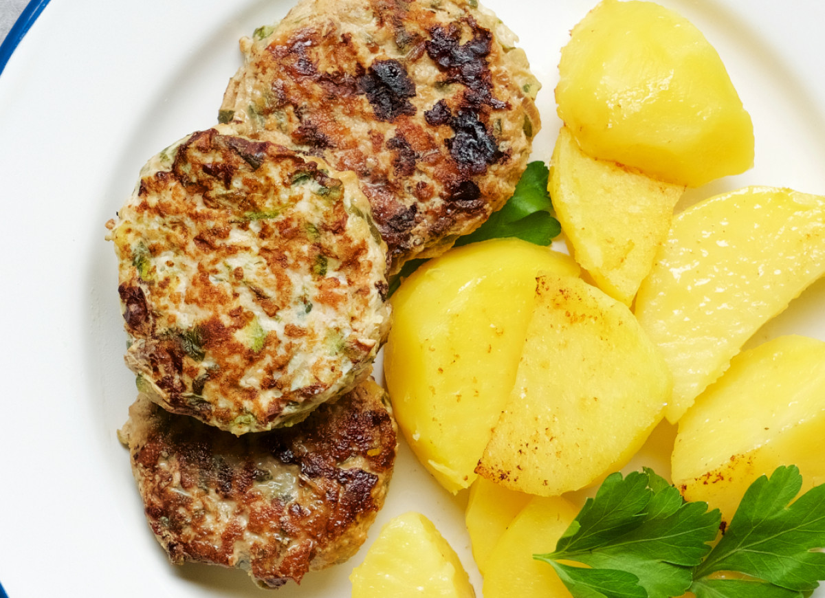 kotlety siekane z piersi z kurczaka z cukinią