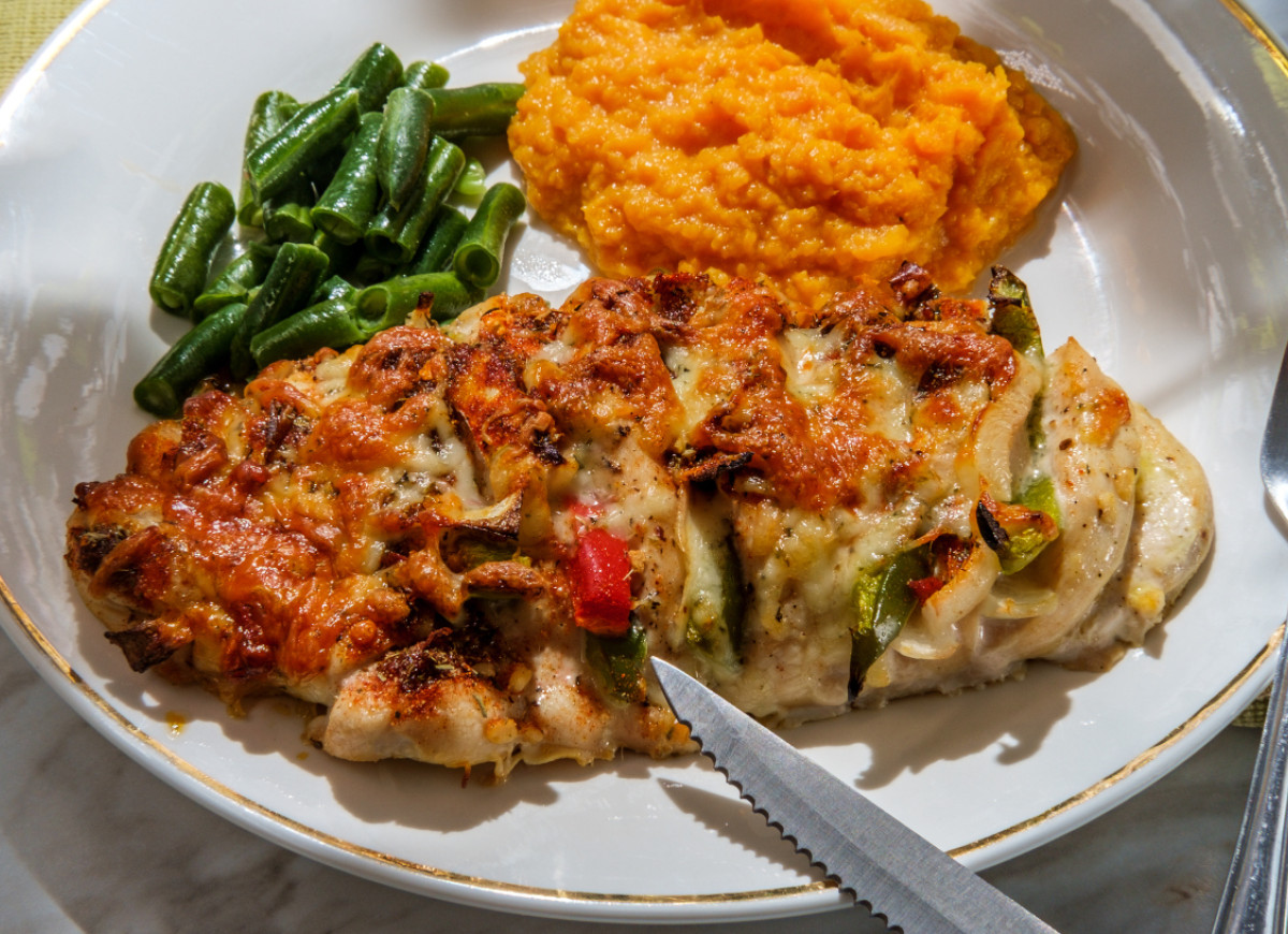 kurczak pod sałatką