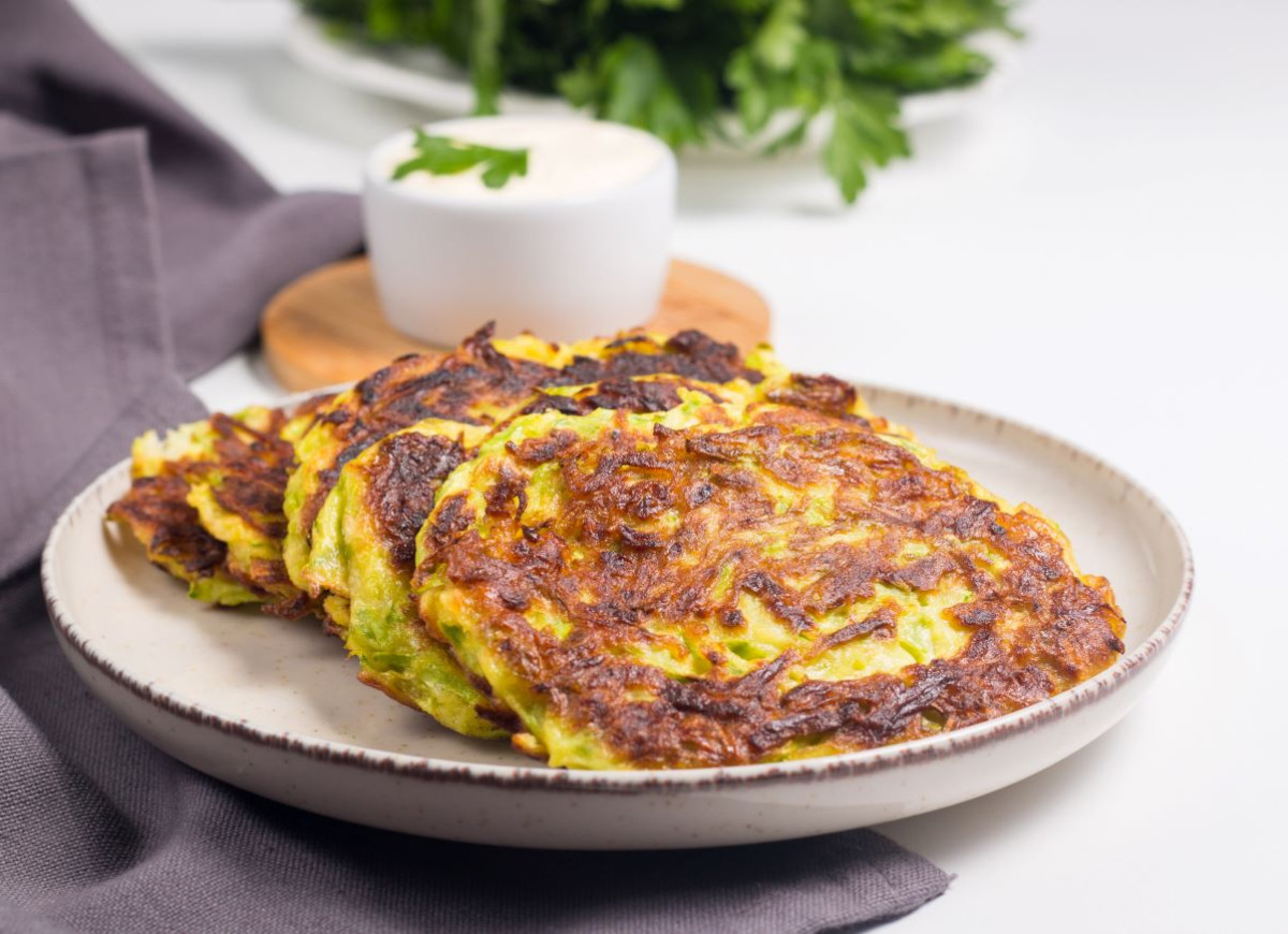 młoda kapusta w cieście naleśnikowym