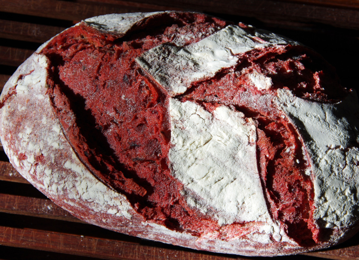 chleb na zakwasie z buraka