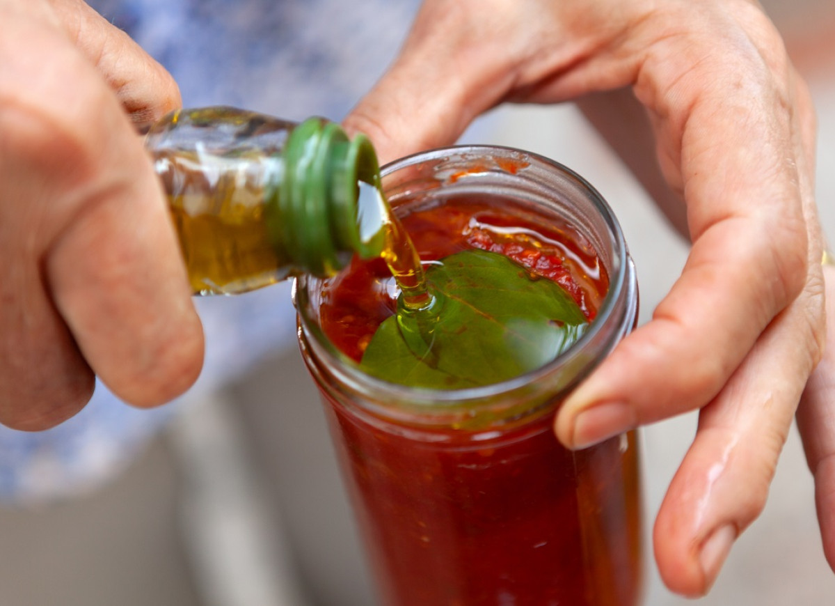 pomidory w słoikach