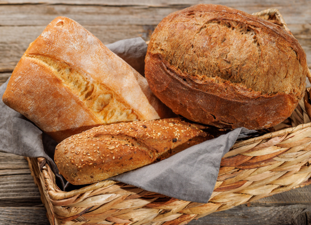 co zrobić by pieczywo było świeże