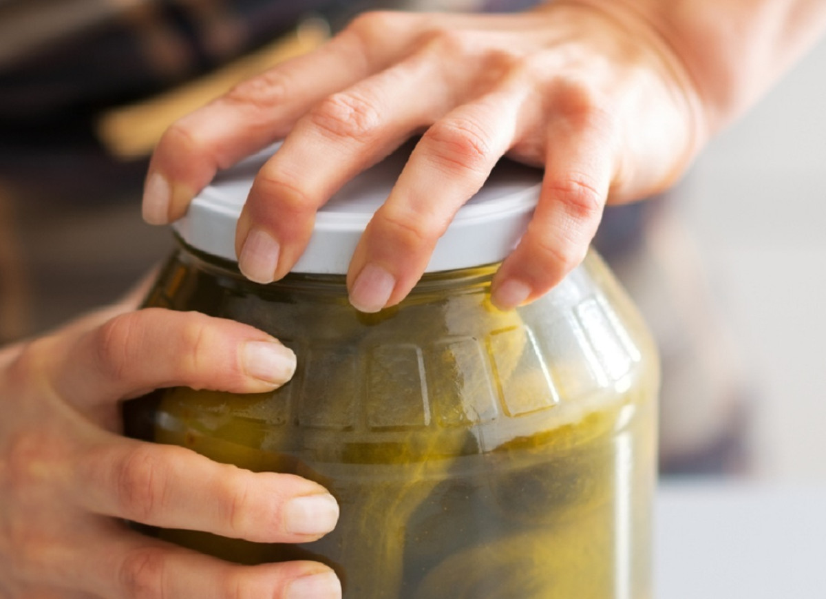otwieranie słoika